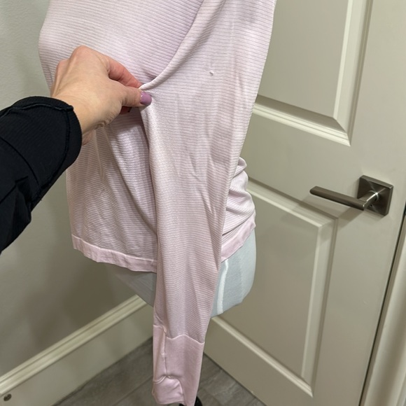 Like New Lululemon Swiftly Tech Long Sleeve 2.0 Race Length - Picture 3 of 5
